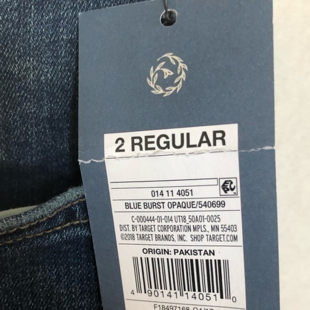 Universal Thread High Rise Straight Dark Jean 2 - Picture 8 of 8